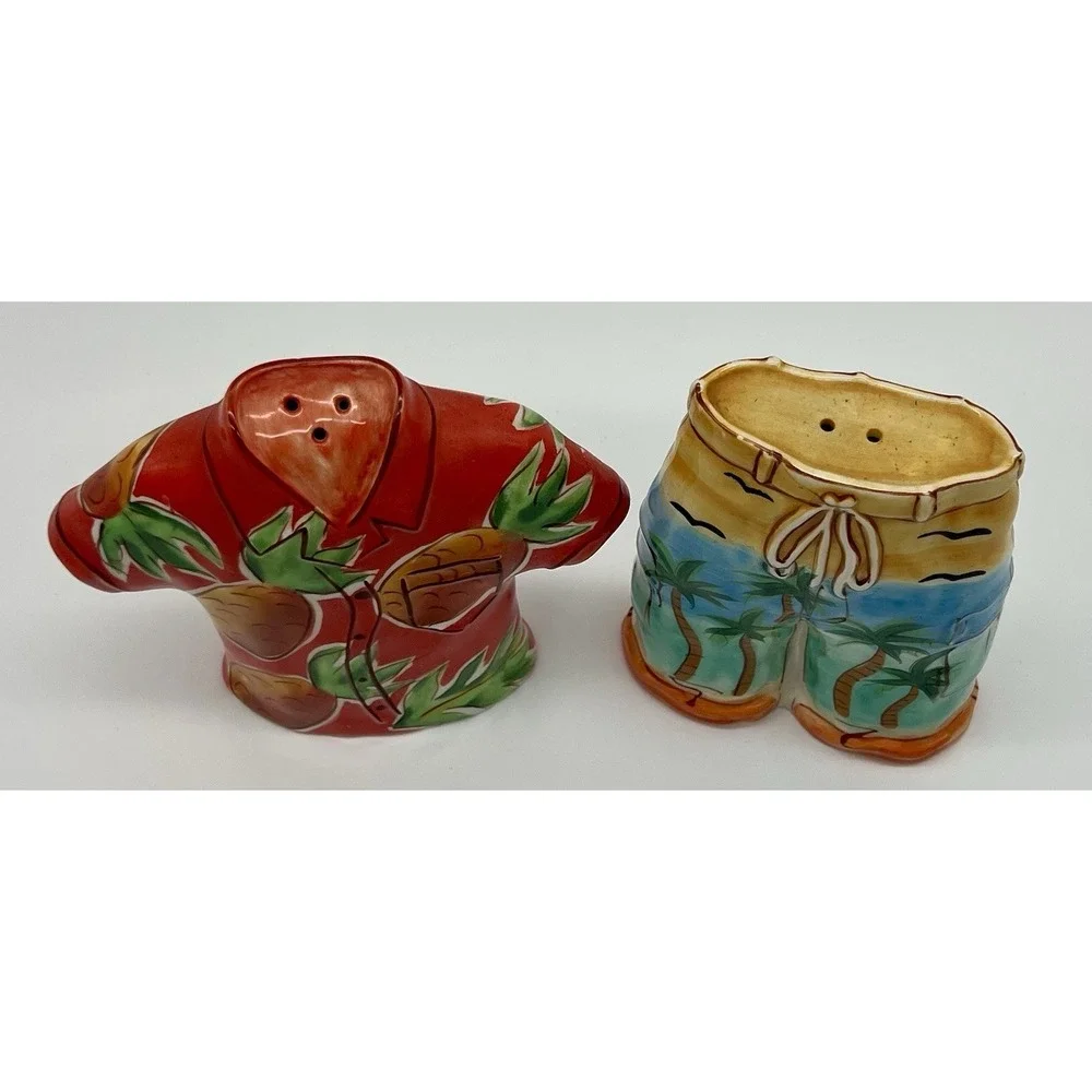 Salt‎ Pepper Shakers Figurines Tiki Bar Hawaiian Shirts Tropical Clay Art Aloha